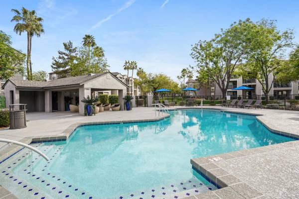 $1,719 / 3br - 1146ft2 - Rare Opportunity: 3 BR/2 BA Apartment with Dance Studio Access64024992183298124