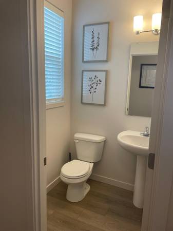 $3,100 / 3br - 1826ft2 - Refrigerator, Hardwood Flooring (Gig Harbor)63885012429955124