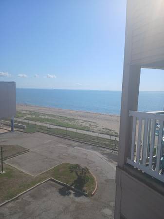 $375 / 1br - 420ft2 - WEEKLY CONDO $395 SLEEPS 4 ON THE BEACH (Corpus Christi)64036535705347121