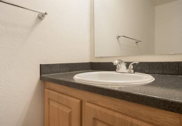 $1,800 / 1br - 760ft2 - SPRING IN TO SAVINGS! HONEY CREEK APARTMENTS (1332 Duvall Avenue Northeast, Renton, WA)63884778302337124