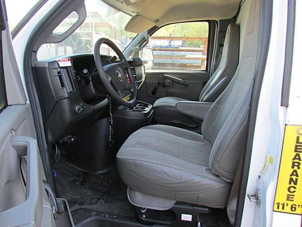 2017 Chevrolet Express 3500 Boxtruck *BAD ENGINE - NEEDS A NEW ENGINE* - $7995.0063623462964865124