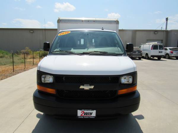 2016 CHEVROLET EXPRESS COMMERCIAL CUTAWAY VAN - $24,995 (2WIN AUTO SALES)63619531197825121