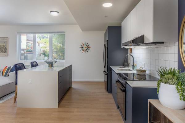 $1,440 / 450ft2 - Estudio acogedor con acabados modernos (SE Portland, Brooklyn)63820739438467121