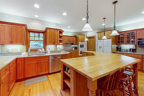 $355 / 5 habitaciones - casa frente al lago con jacuzzi privado, WiFi, aire acondicionado central y chimenea (Ludlow, VT)63313379156609122