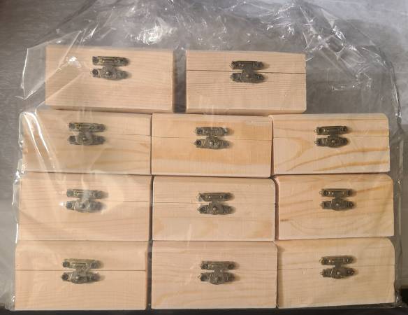 Small Wooden Box (11 boxes) 1