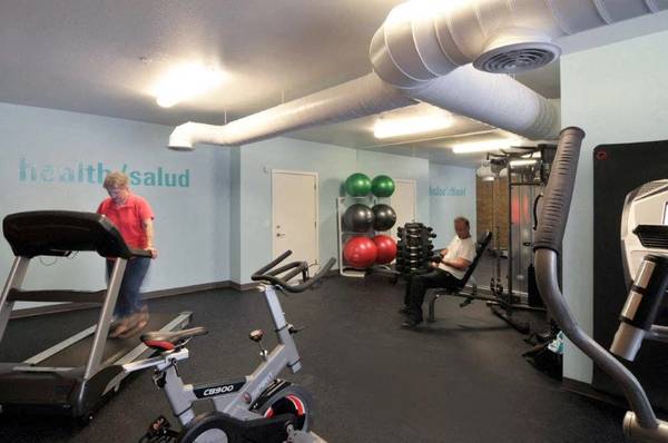 $915 / 2br - 933ft2 - So much to offer, without breaking the budget! (Mesa)64024999664515120