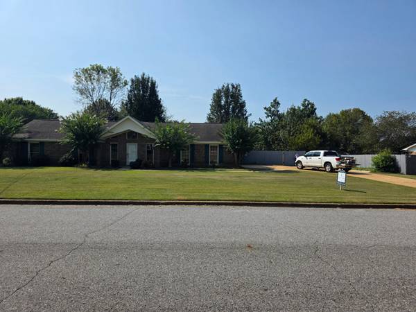 $2200.00 / 3br - GORGEOUS FAMILY HOME!63763870173953120