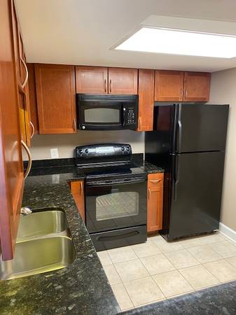 $2,952 / 1br - 972ft2 - Amazing 1 bedroom 1 baths - Rosslyn, Arlington (Rosslyn, VA)63843416981761121