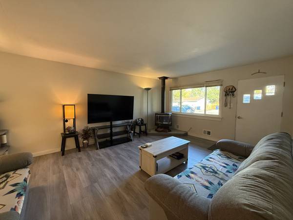 $250,000 / 4br - 2204ft2 - Spacious Home With an Updated Kitchen (1104 Big Horn Drive, Riverton, WY)64009831654529121