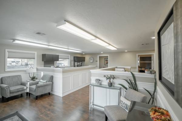 $825,000 / 2768ft2 - ***OUTSTANDING INCOME-7.95% cap rate*** (Albany)63624697822595124