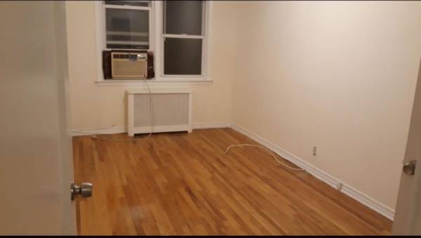 $2,800 / 2br - 1000ft2 - Amplio apartamento de 2 habitaciones y 1 baño (Flushing)63689807063427124