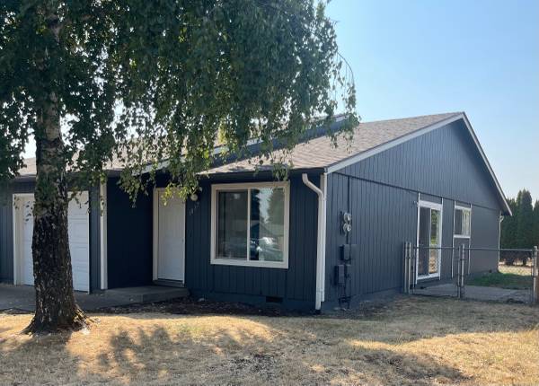 $1,895 / 3br - Rental property 3 bed 1 bath (Stayton)63660461092227122