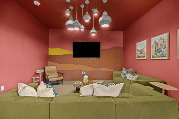 $2,325 / 2br - 1044ft2 - Desbloquea una vida de aventura y comodidad (Century West)63839290061699122