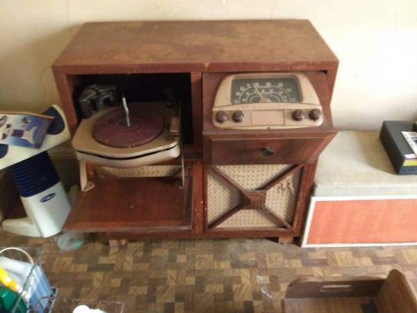 1950 Admiral Smart Set 1