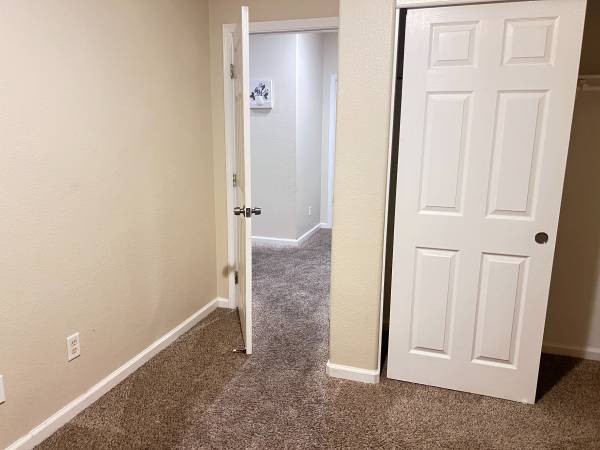 $800 room for rent (Franklin/Mack)64043493922691123