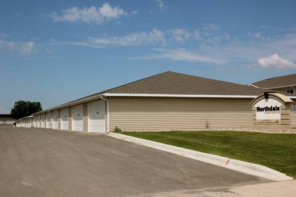 $1,120 / 2br - 1095ft2 - In-Unit Laundry, Garage Included, Two Dog Parks (2820 5th Street Northwest, Minot, ND)63928407436546123