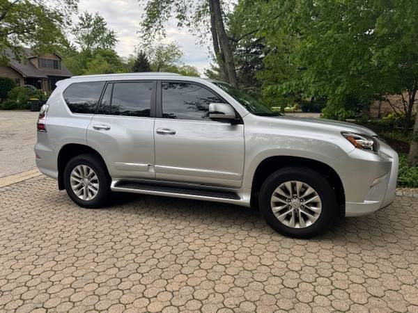 2016 Lexus GX460 Silver/ECRU AWD - $25,199 (PALATINE)63618949868929121