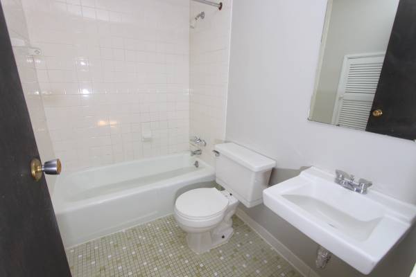 $945 🏡 Shadyside – Cozy Studio at Walnut Commons w/ Bamboo Floors ✨ (Shadyside, Pittsburgh)64013533145987124