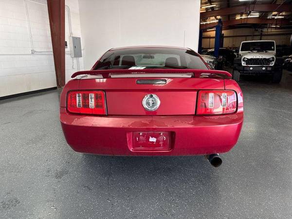 2006 Ford Mustang V6 estándar, diseño icónico de cupé con atractivo atemporal icónico - $6,923 (+ Crédito bueno/malo/inexistente, ¡no hay problema!)63471998886913124