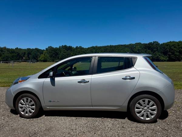 2013 Nissan LEAF S - $3,995 (Nissan LEAF)63436112518403121