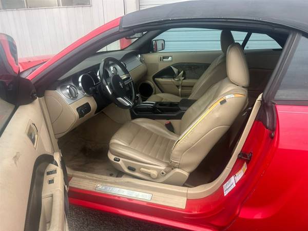 2006 Ford Mustang GT Deluxe Convertible - $8,150 (Jersey City NJ)63614720087937123