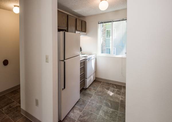$1,335 / 2br - 776ft2 - Live Like you Want! That's Our Anthem! $500 Off First Month!63831465759745121