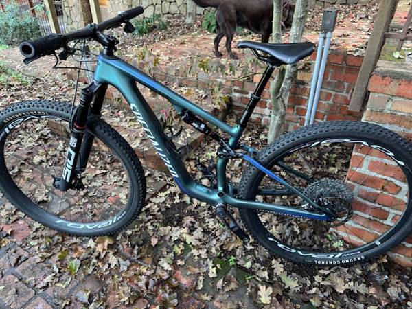 2024 Specialized Epic 8 Pro 1