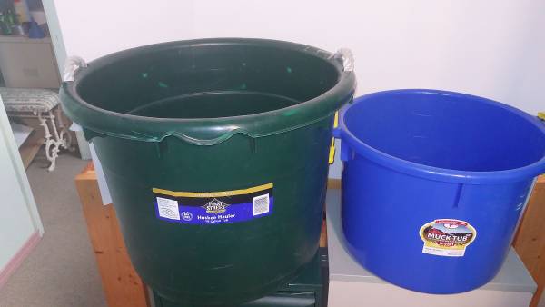 18 gal + 10gal plastic tubs 1