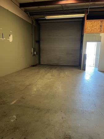 $1,000 / 1000ft2 - 1000 $sq f werehouse &office (Modesto)63970443773955122