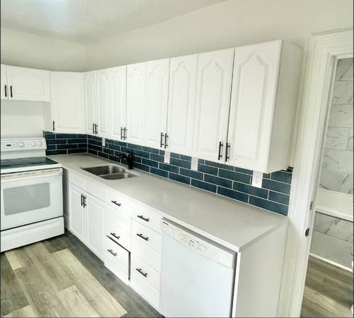 $2400.00 / 4br - Charming 4 Bed/2 Bath Home in Colorado Springs63687101616515121