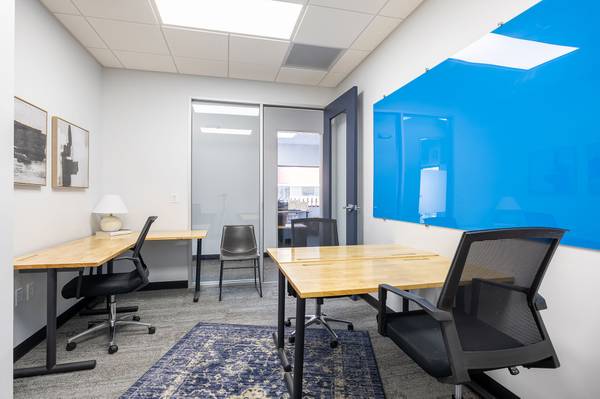 $1,099 5-6 Person Private Office in Milwaukee – Ready for Immediate Move-In (Downtown Milwaukee)64152179825793120