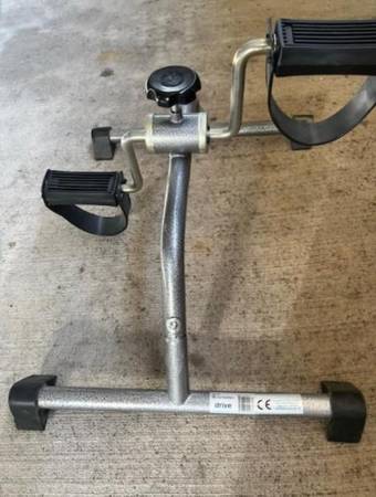 Pedal Exerciser fabricado por DRIVE Medical - $15 (Vienna)63471432161795124