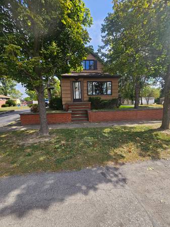 $325,000 / 4br - Home for sale with income property (Lancaster)63925201937282121