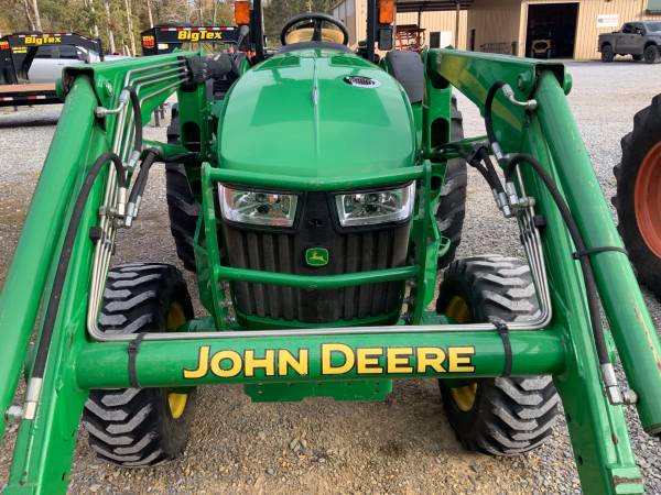 John Deere 4052M - 4x4 con cargador - $29,900 (Vincent)63440320220801122