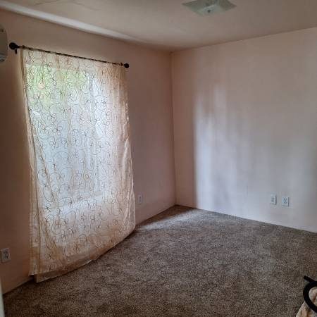 $1,100 / 2br - 1200ft2 - Habitación en septiembre en el centro, cerca de W. San Francisco st (Downtown)63659850089859121