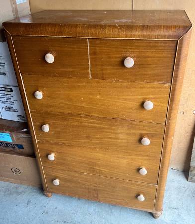 Vintage 6-Drawer Solid Wood Dresser 1