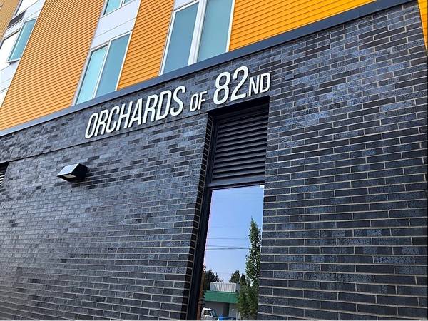 $1,425 / 2br - 756ft2 - 2BD 1BA, Wheelchair Access, Situated in Portland! (8118 SE Division St, Portland, OR)63842022111873124