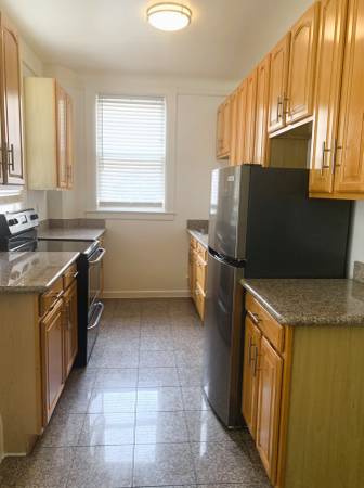 $1,845 Bright Studio in Historic Building | Next to UC Hastings & UN Plaza (downtown / civic / van ness)64030485233409121