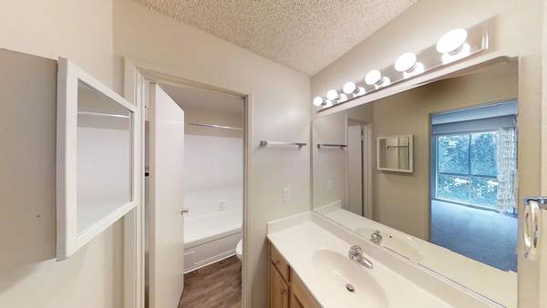 $2,343 / 1br - 664ft2 - Top Floor Apt, Covered Parking & Balcony w View + 2 Wks Free + $500! (santa clara)64030486144003124