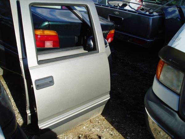 95-2000 Chevy Suburban Door 1