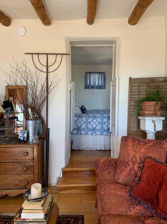 $2,400 / 1br - 776ft2 - adobe auténtico amueblado en el centro de Santa Fe63659867193857122