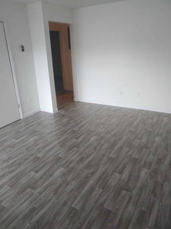 $1,150 / 2br - 815ft2 - Apartment Units for Rent! (Burnsville, North Carolina)64029209657217122