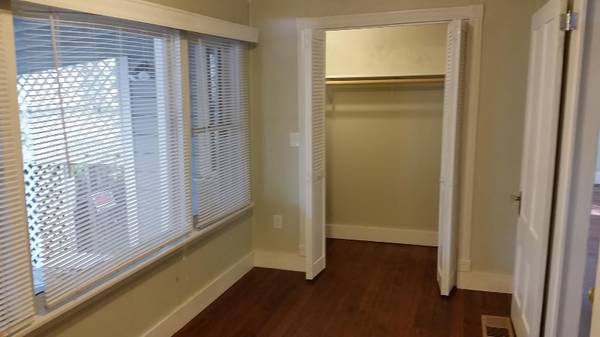 $2895.00 / 3br - 1250ft2 - Charming Midtown Victorian: 3 Bed, 2 Bath with Modern Amenities & Prim64043495221379124