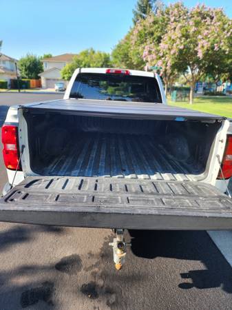 Camioneta Chevrolet 1500 LT Heavy half 2018 - $20,500 (brentwood / oakley)63654704754435122