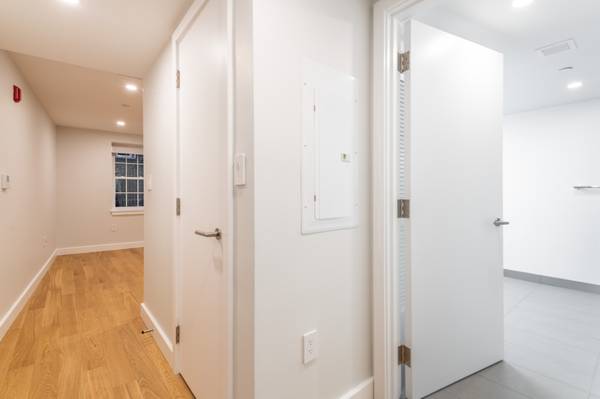 $2,600 North End Studio Apartment | Near Haymarket Station (North End)63699507339907121