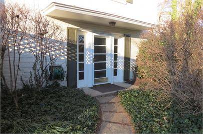 $1,595 / 1br - 721ft2 - Garden Apartment in Bethesda63822604809729120