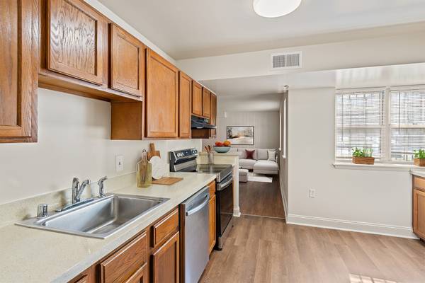 $1,575 / 2br - 785ft2 - Large Floorplans - Washer & Dryer in unit- 2 Bedroom Apartment Homes (NE Washington, DC)63896157076227122