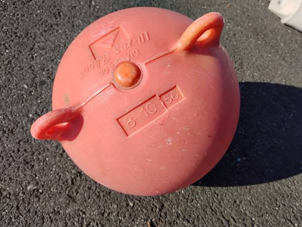 8" Hi Zex Float - $10 (Bellingham)63435874429187129