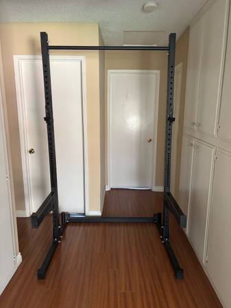 Squat Rack with Pullup Bar and Safety Spotter Arms 1