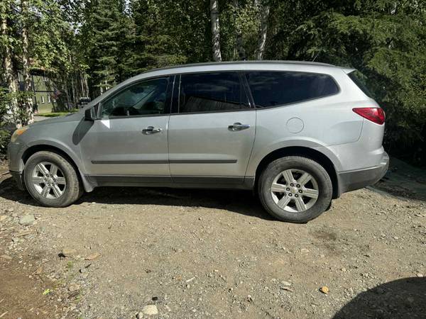 2011 Chevy Traverse LT 4x4, 3rd Row - $4,500 (Wasilla)63470606932099121